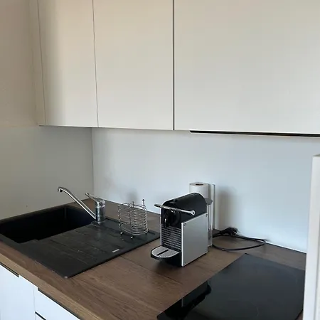 3 Pers Avec Piscine, Parking, Balcon - Proche Et Commodites - Fr-1-793-29